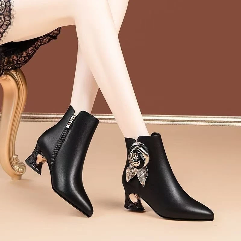 Sepatu Bot Musim Gugur Musim D - Leatherwork Flowers ulasan dan harga